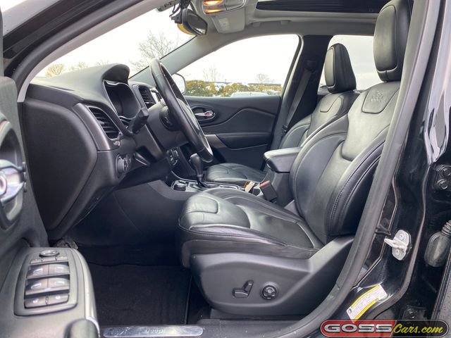 Used 2019 Jeep Cherokee Limited w/ Luxury Group image 30