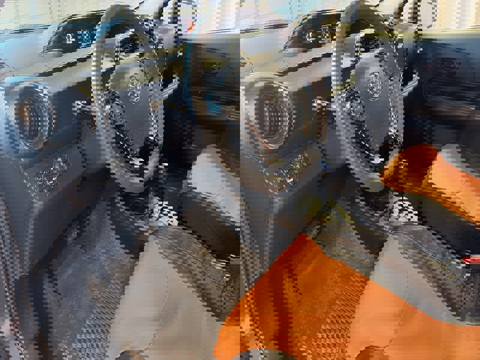 Used 2018 Toyota Prius C One image 25