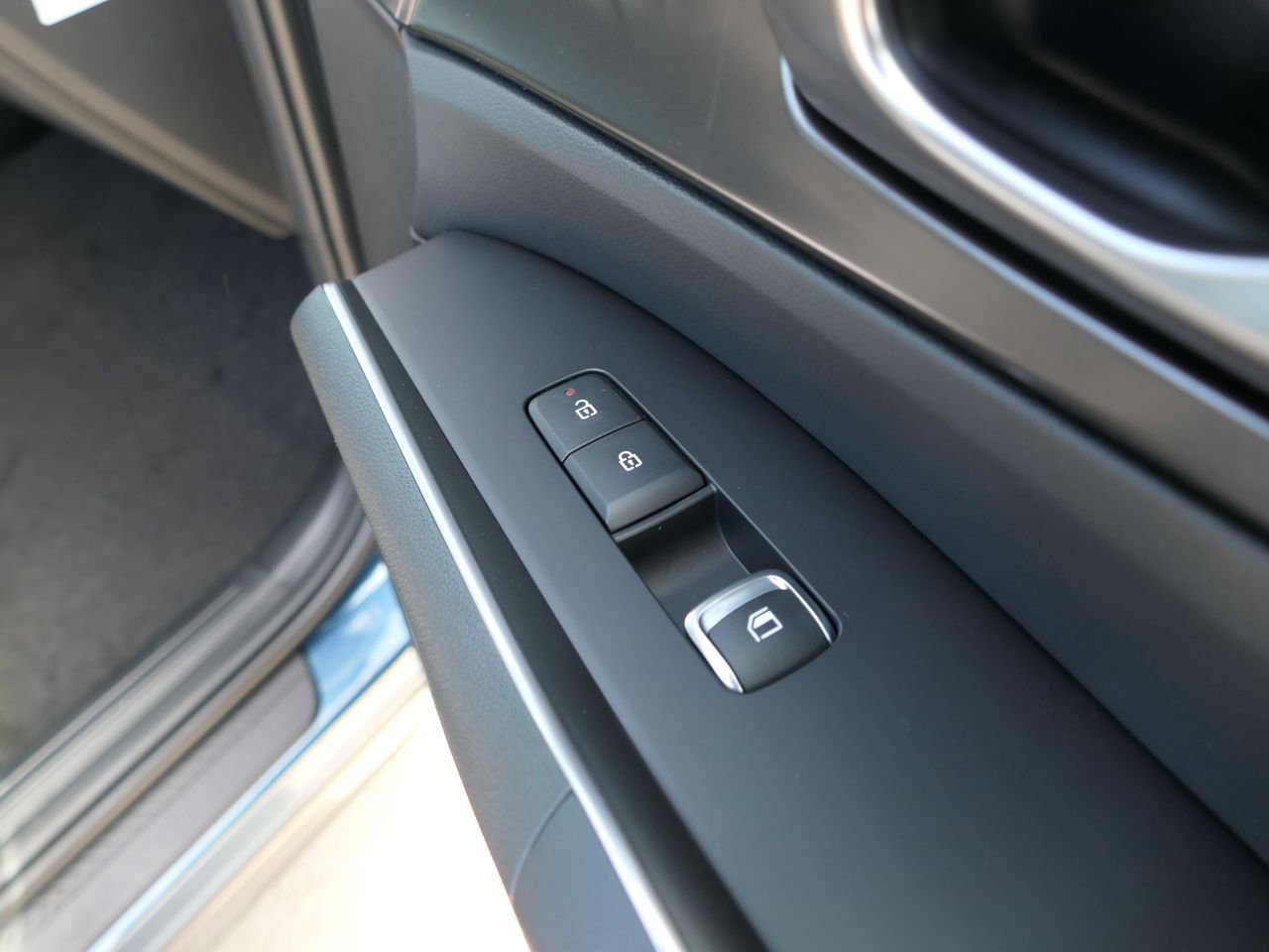 New 2025 Kia Sorento EX image 24