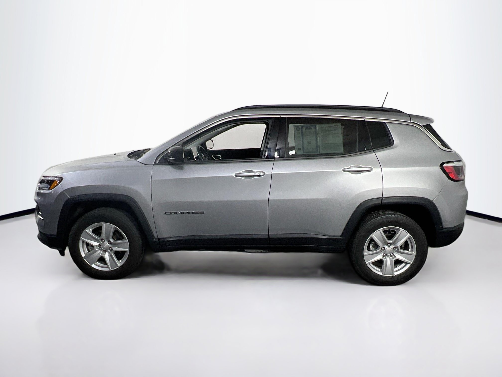 Used 2022 Jeep Compass Latitude w/ Convenience Group AWD/4WD image 8