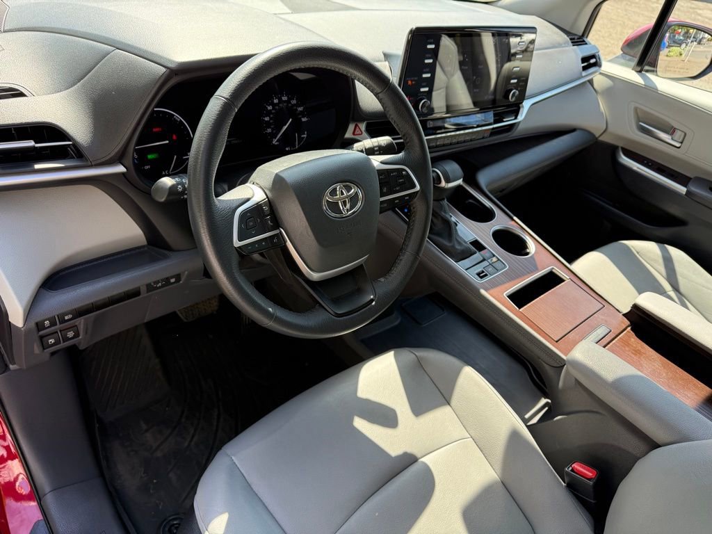 Certified 2023 Toyota Sienna XLE AWD/4WD image 14