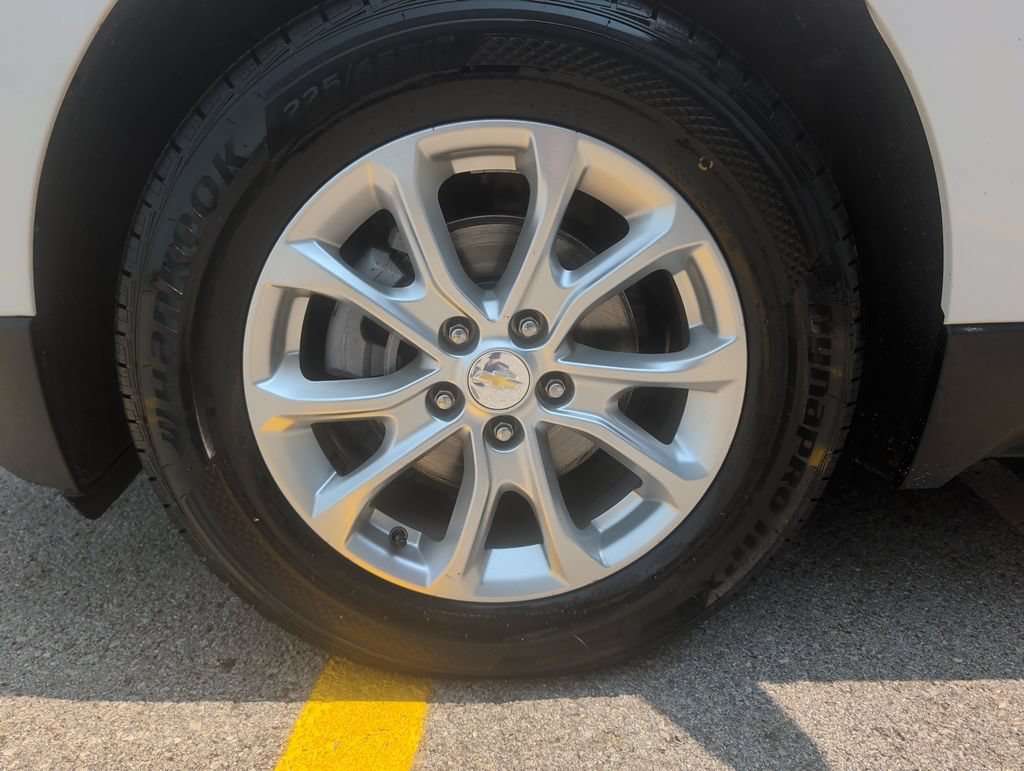 Used 2021 Chevrolet Equinox LT FWD image 4
