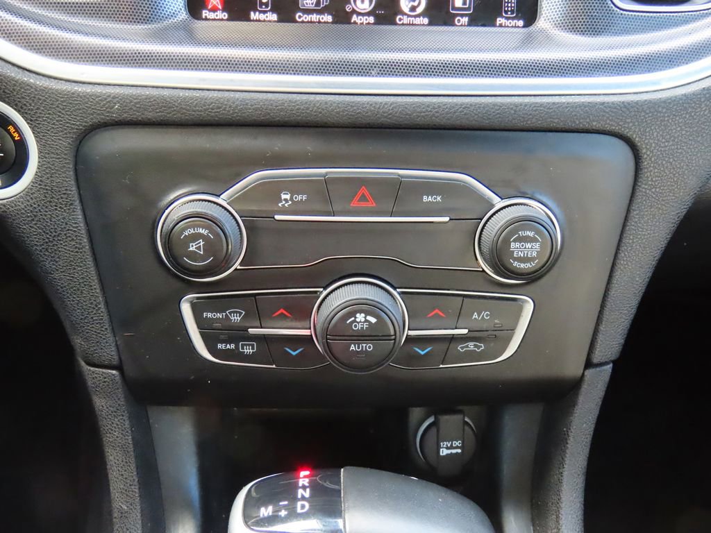 Used 2016 Dodge Charger SXT image 27