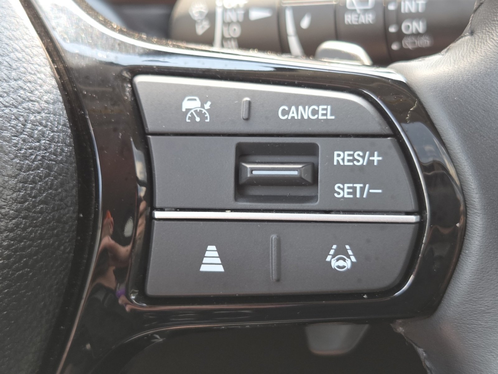 Certified 2024 Honda Pilot Touring image 10