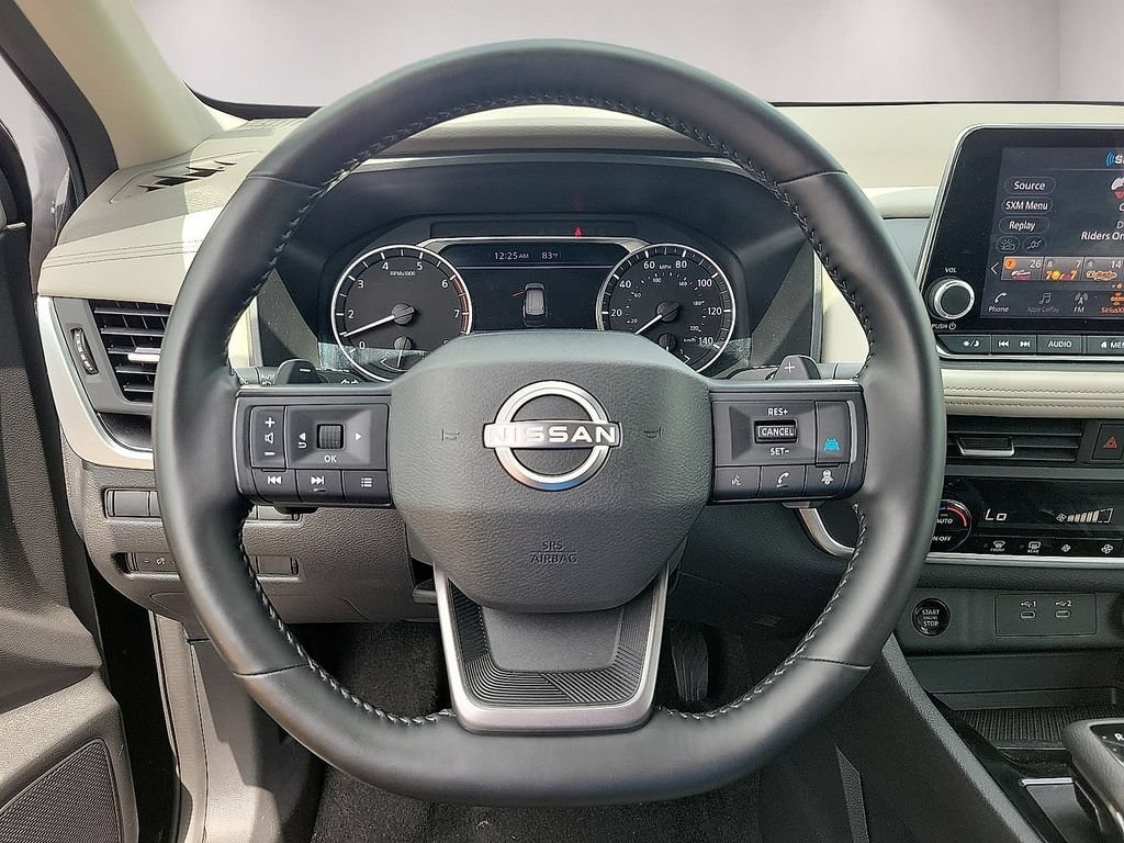Used 2025 Nissan Rogue SV FWD image 19