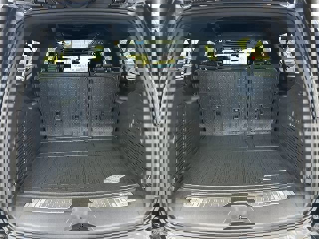 New 2026 Chevrolet Suburban Premier image 18