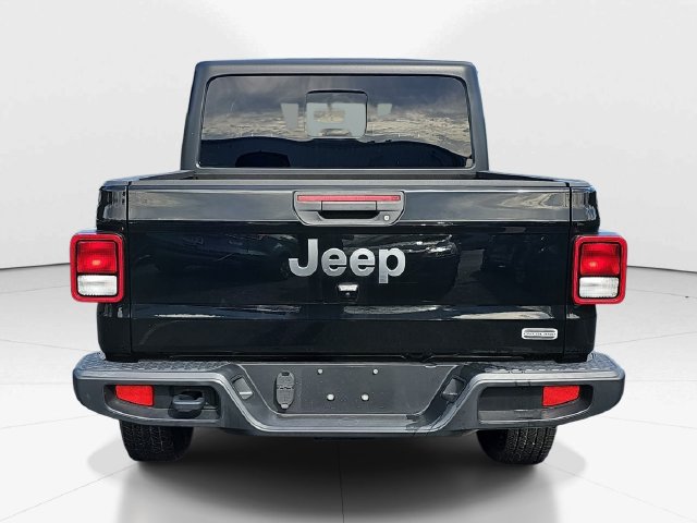 Used 2023 Jeep Gladiator Overland AWD/4WD image 4