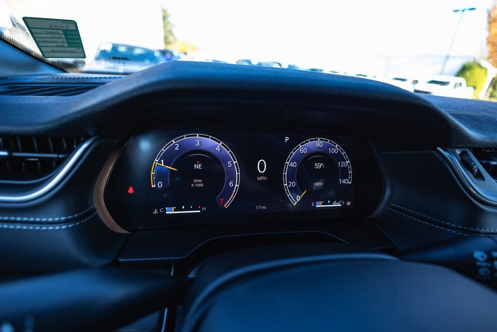 New 2025 Jeep Grand Cherokee L Altitude image 12