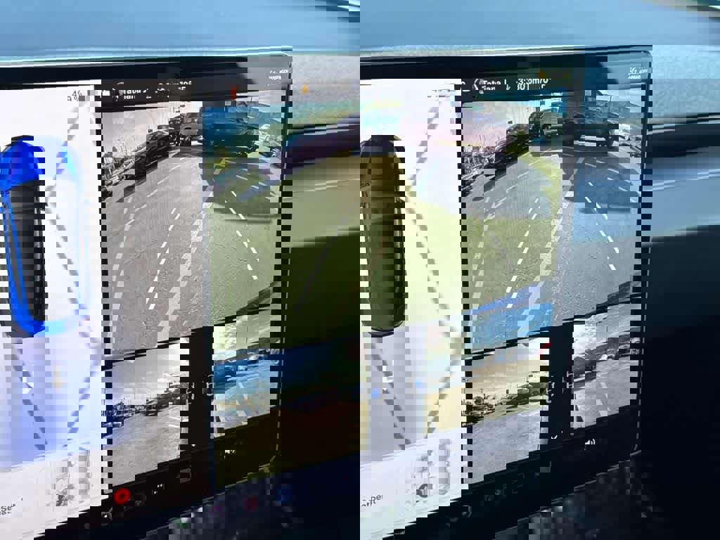 Used 2025 Tesla Model 3 Long Range image 18