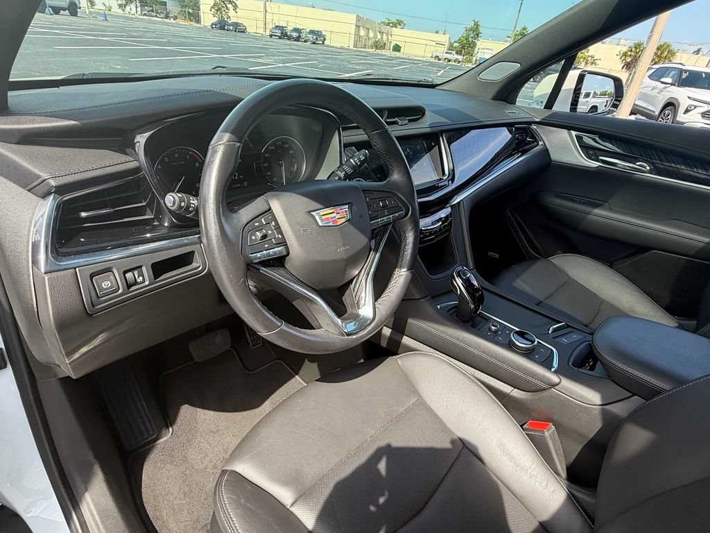 Used 2024 Cadillac XT6 Premium Luxury AWD/4WD image 10