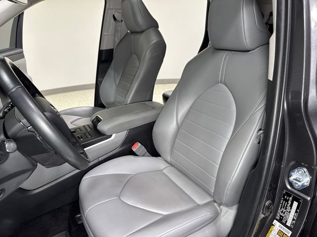 Used 2022 Toyota Highlander XLE AWD/4WD image 17