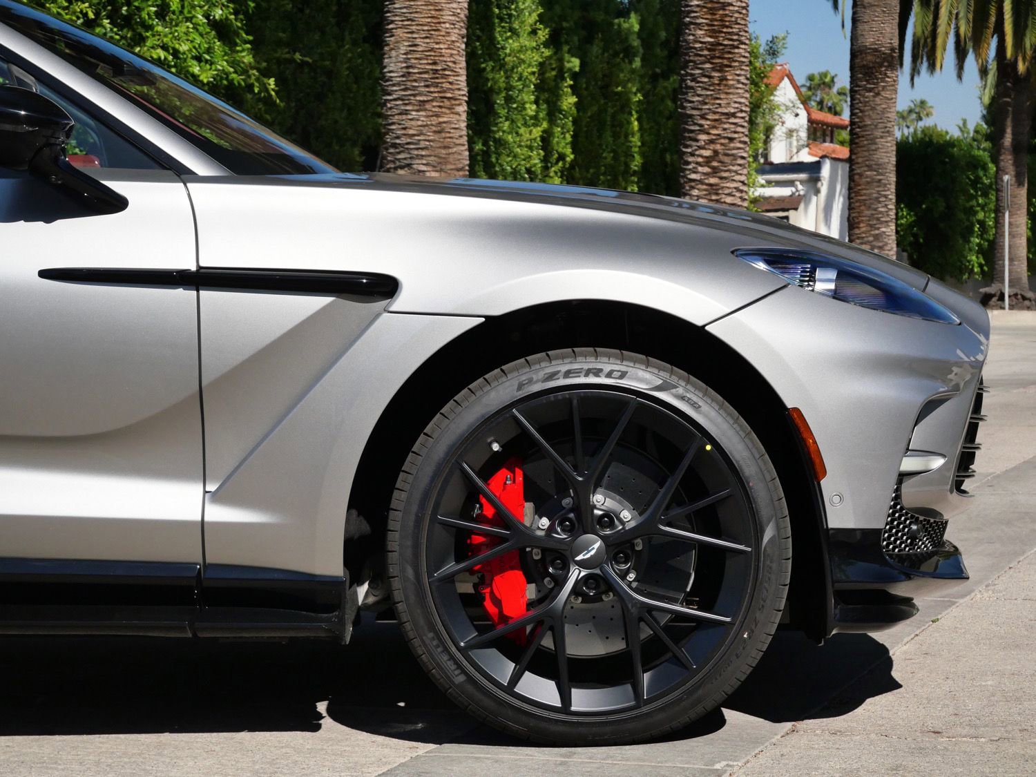 New 2026 Aston Martin DBX 707 image 4