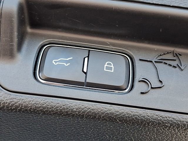 Used 2020 Ford Explorer ST image 30