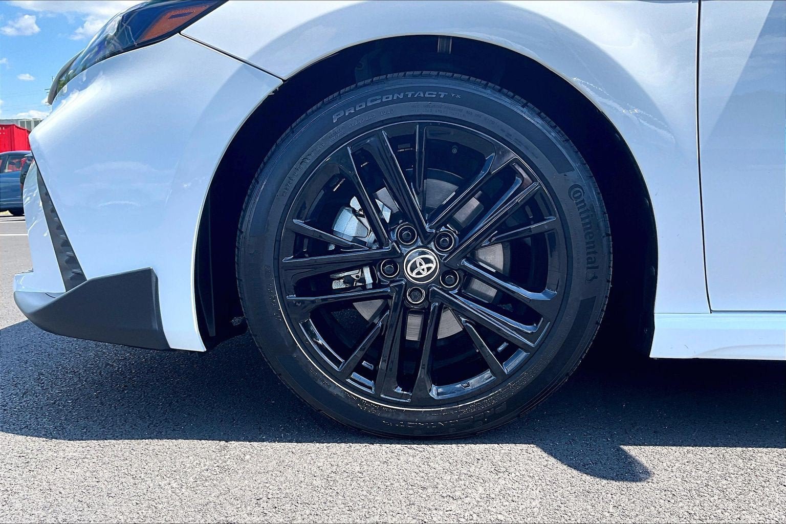 Used 2025 Toyota Camry SE w/ Convenience Package FWD image 9