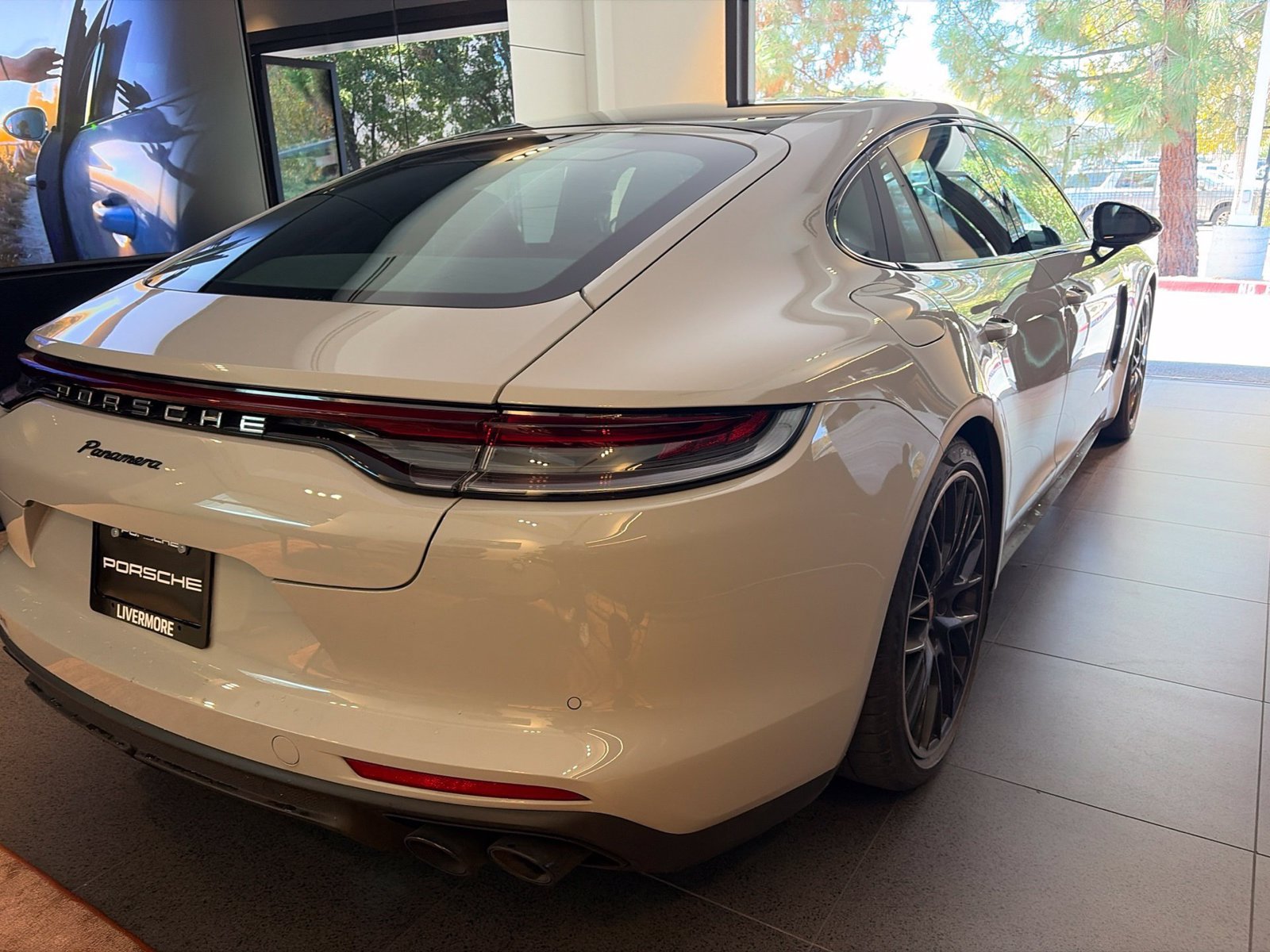Used 2023 Porsche Panamera w/ Premium Package RWD image 5