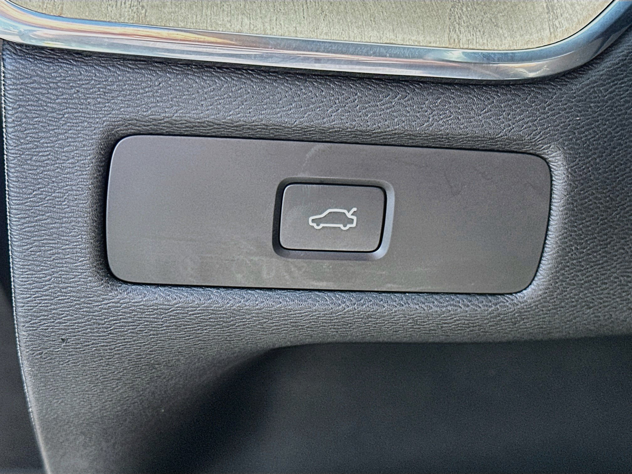 Used 2026 Volvo XC60 B5 Plus AWD/4WD image 17