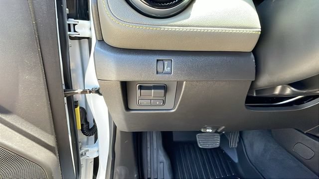 Used 2025 Chevrolet Colorado ZR2 w/ Technology Package AWD/4WD image 28