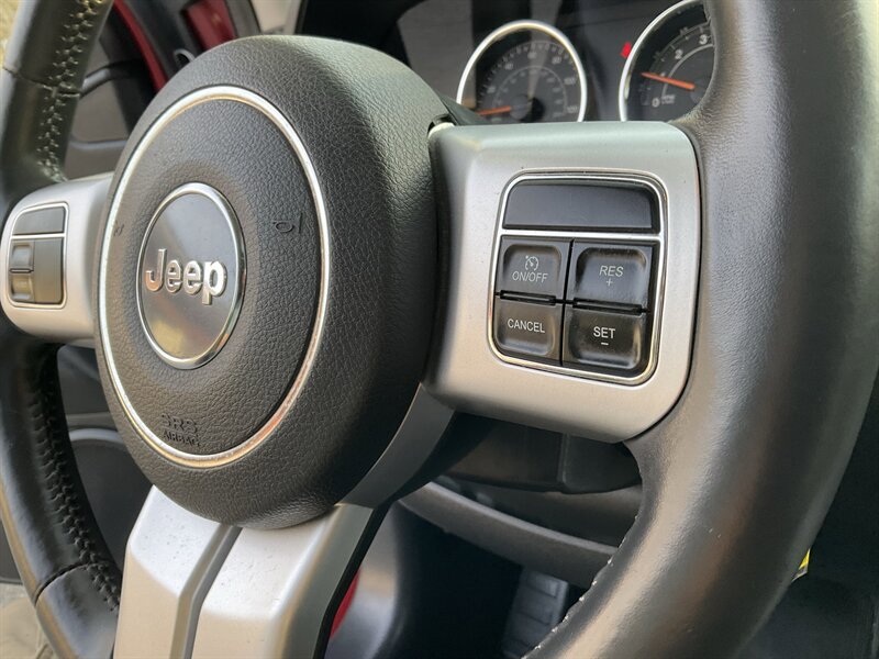 Used 2015 Jeep Compass High Altitude AWD/4WD image 26