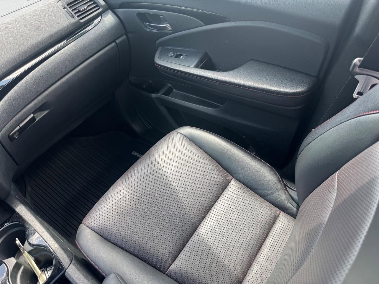 Certified 2021 Honda Ridgeline Black Edition image 15