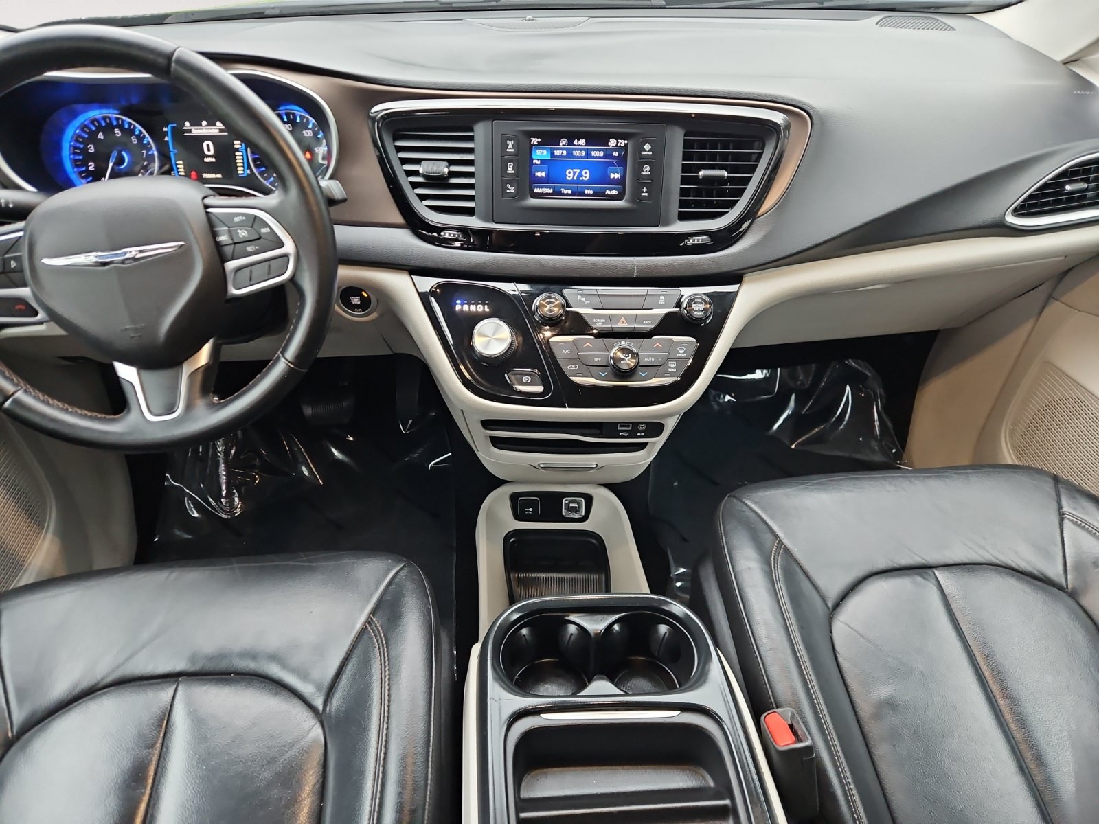 Used 2017 Chrysler Pacifica Touring-L FWD image 11