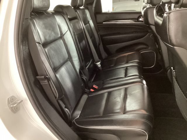 Used 2019 Jeep Grand Cherokee Overland AWD/4WD image 18