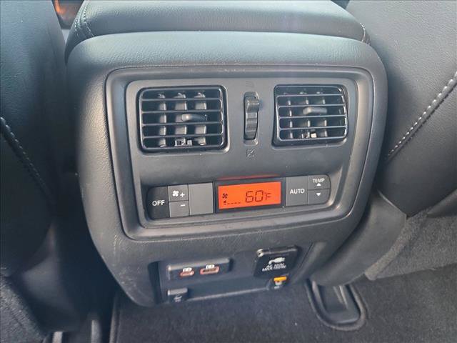 Used 2019 Nissan Pathfinder SL FWD image 17
