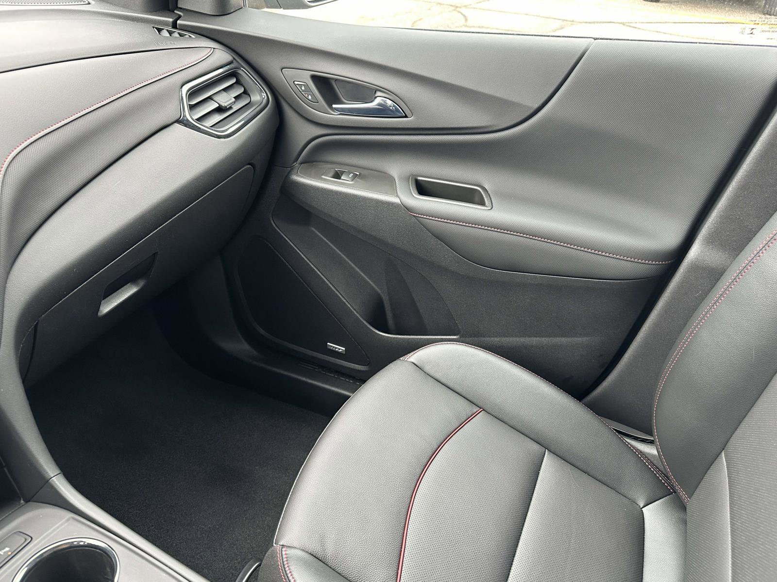 Certified 2024 Chevrolet Equinox RS w/ RS Leather Package image 30
