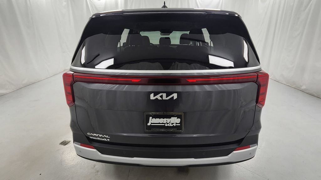 New 2026 Kia Carnival FWD image 4