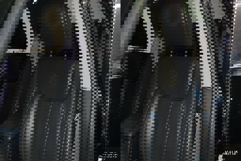 Used 2010 Cadillac DTS Premium w/ Driver Awareness Package image 13