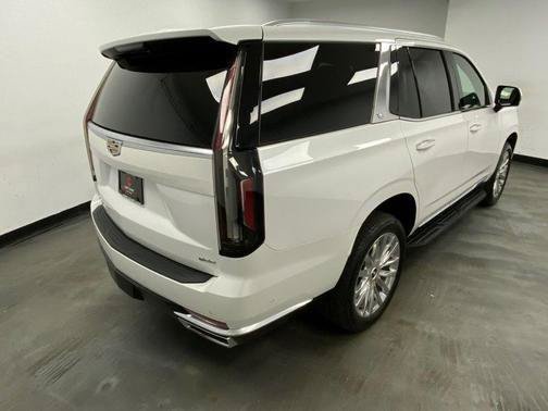Used 2023 Cadillac Escalade Premium Luxury w/ LPO, Floor Liner Package AWD/4WD image 7