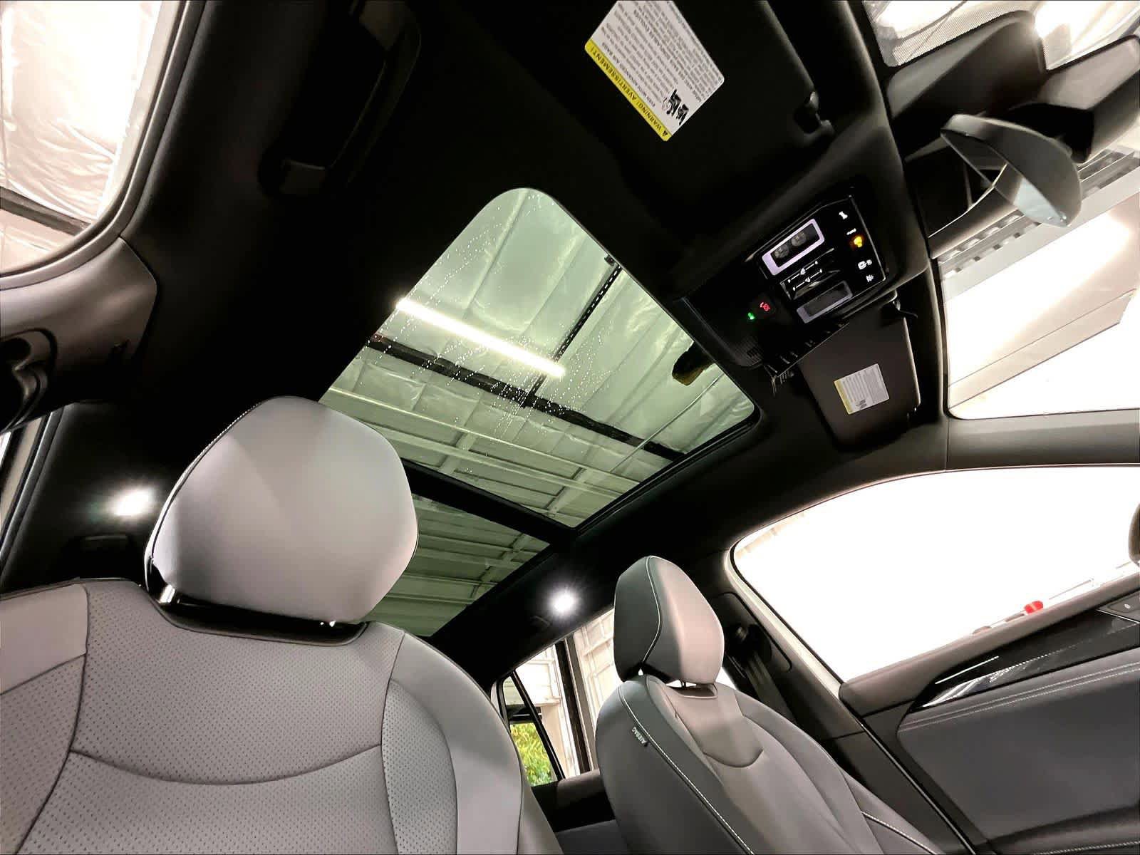 New 2026 Volkswagen Tiguan SE R-Line FWD image 29
