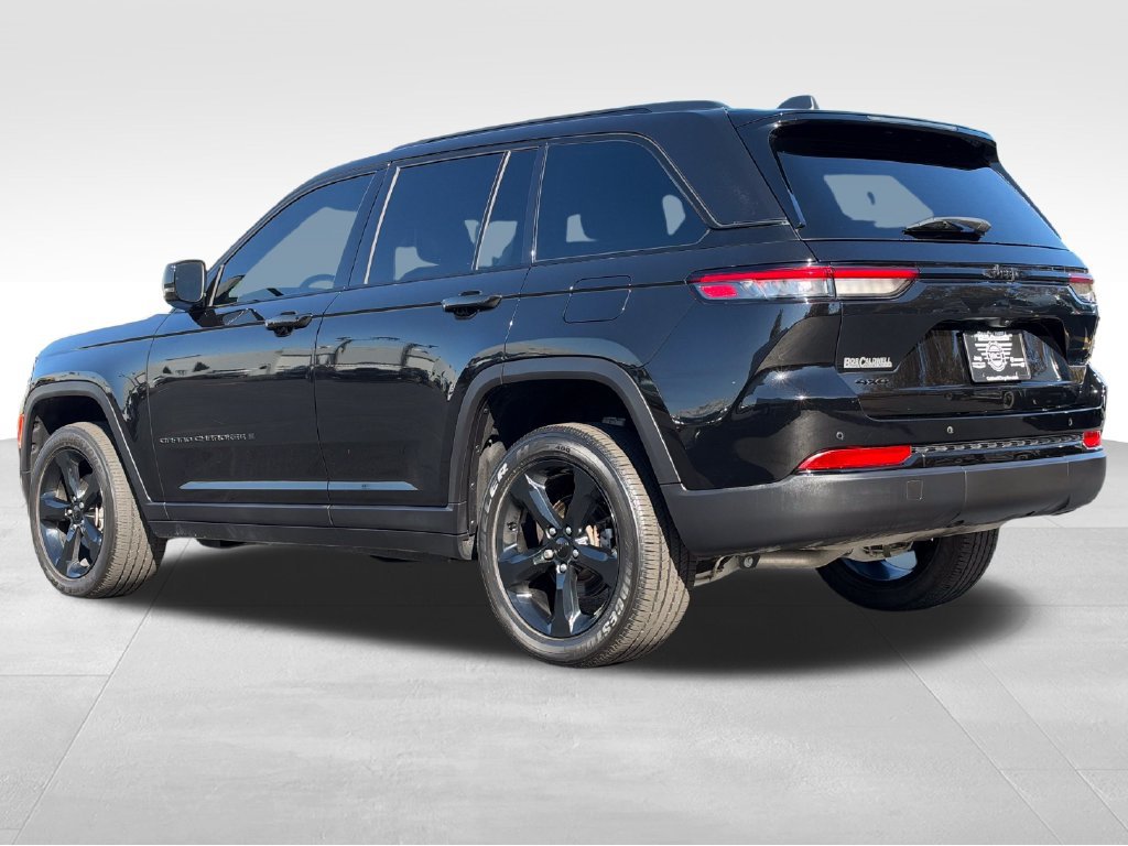 Used 2024 Jeep Grand Cherokee Altitude AWD/4WD image 5