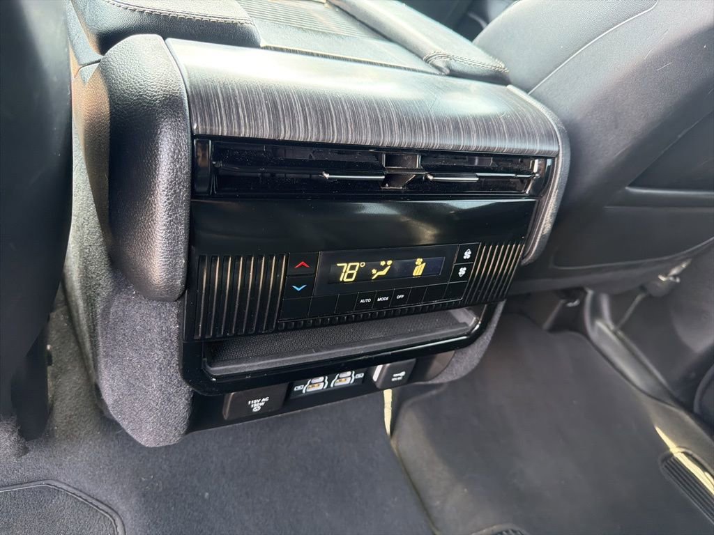 Used 2024 Jeep Wagoneer L Series II w/ Flexible Seating Group image 22