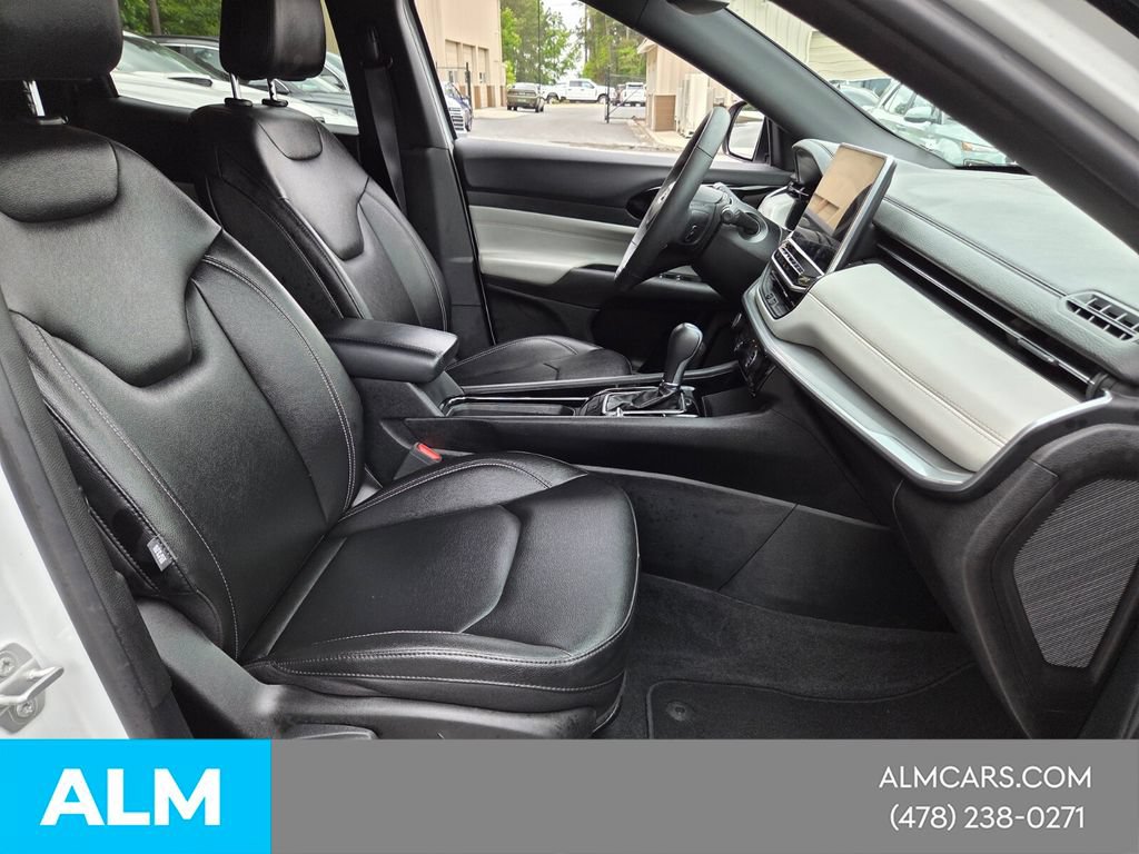 Used 2025 Jeep Compass Limited AWD/4WD image 16