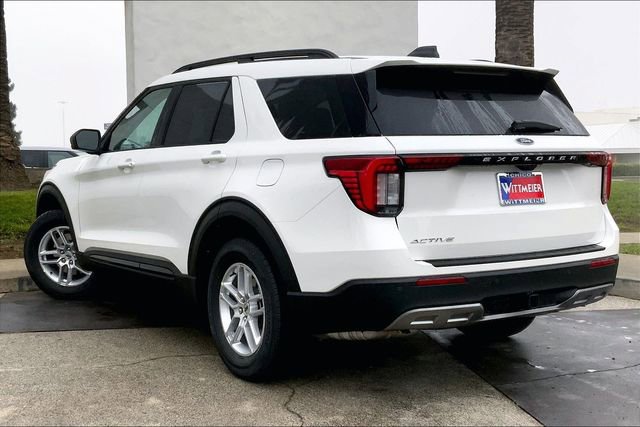New 2026 Ford Explorer Active w/ Active Comfort Package image 3