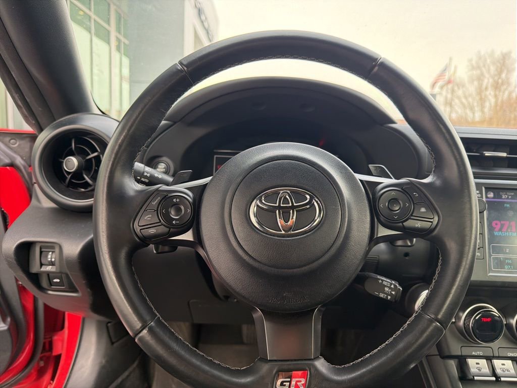 Used 2022 Toyota GR86 image 13