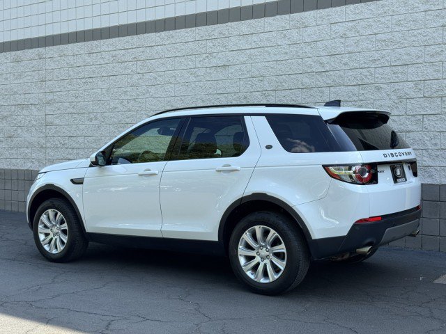 Used 2018 Land Rover Discovery Sport SE AWD/4WD image 2