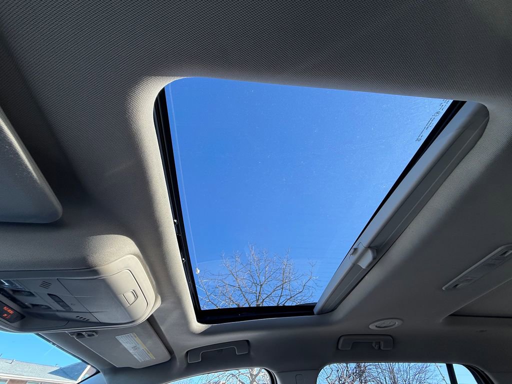 Used 2023 GMC Acadia Denali w/ Black Diamond Edition image 31