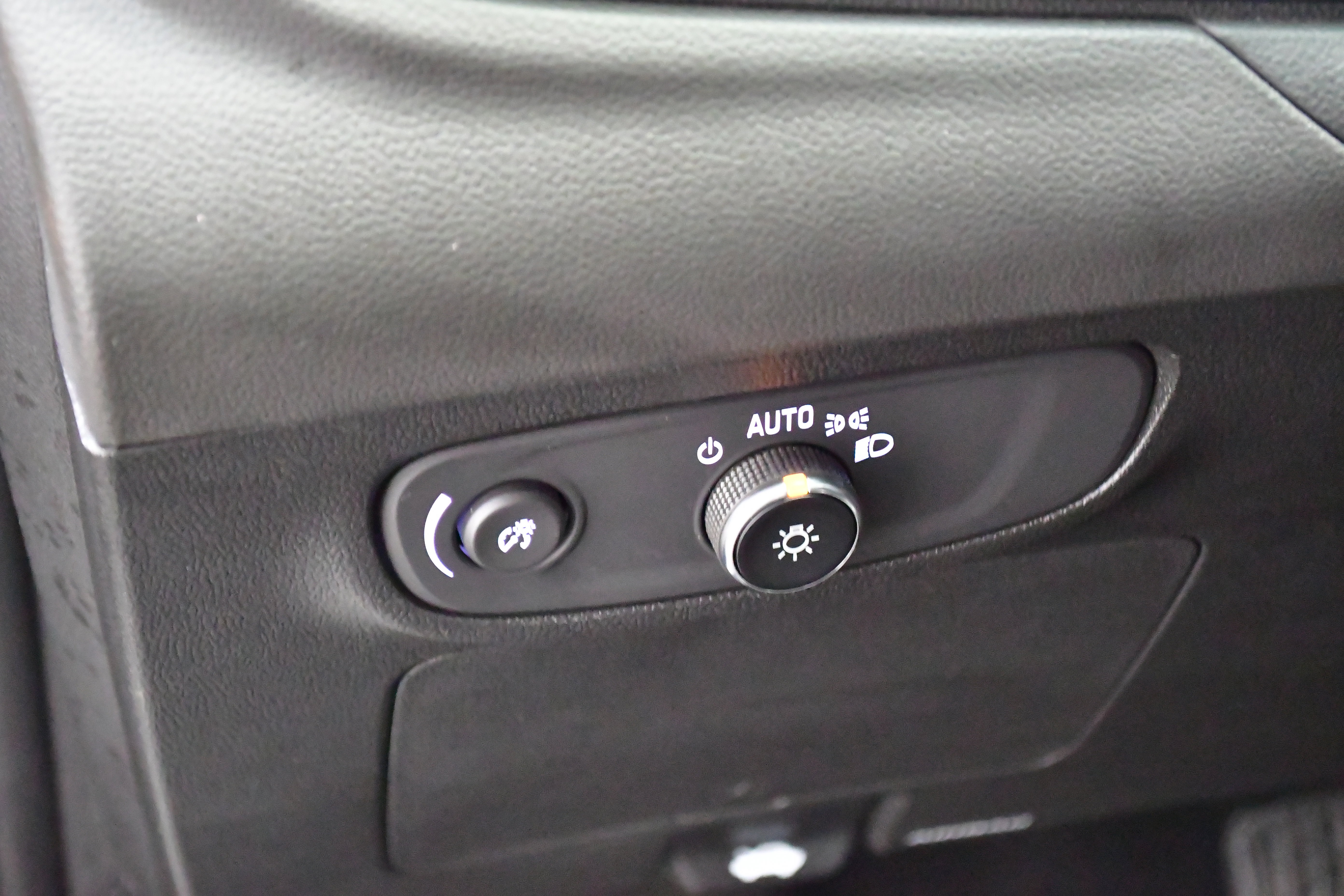 Used 2025 Buick Encore GX Preferred image 13