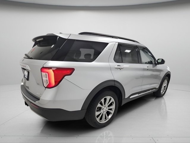 Used 2021 Ford Explorer XLT w/ Equipment Group 202A AWD/4WD image 6