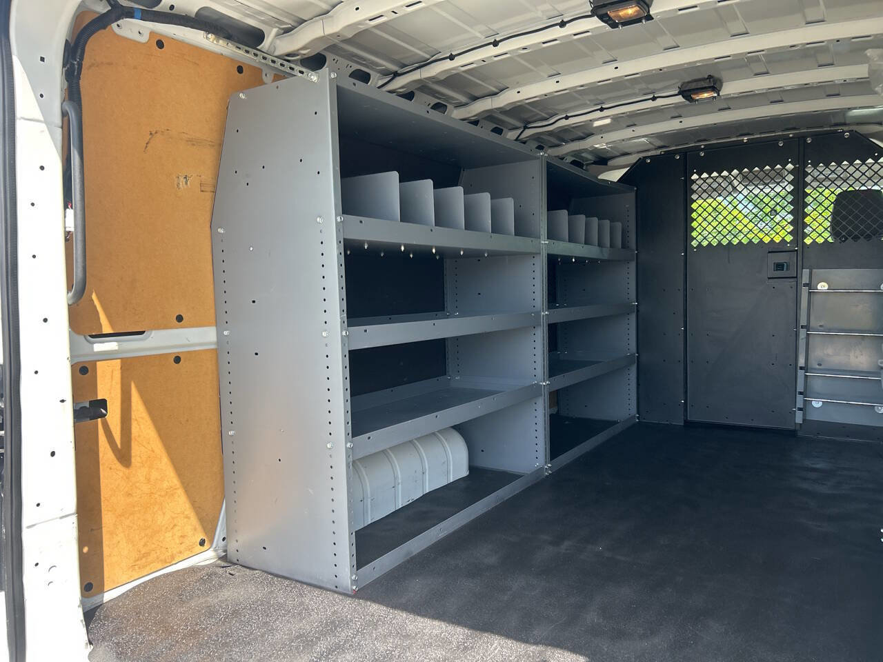 Used 2018 Nissan NV 2500 SV image 26