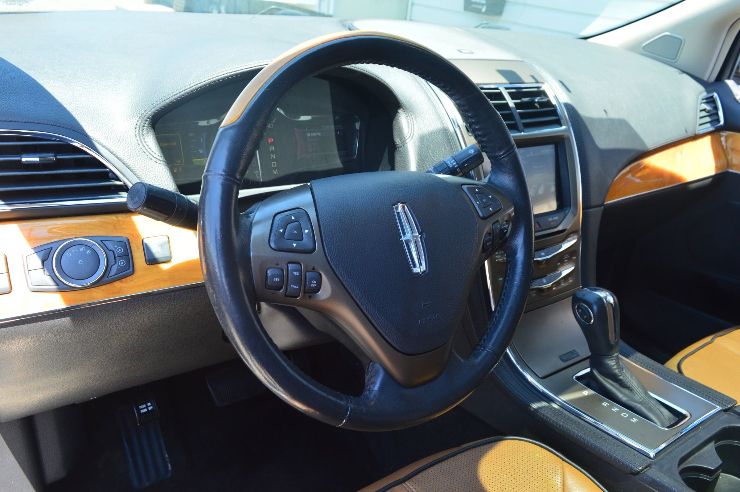 Used 2011 Lincoln MKX AWD w/ 102A Rapid Spec Order Code image 29