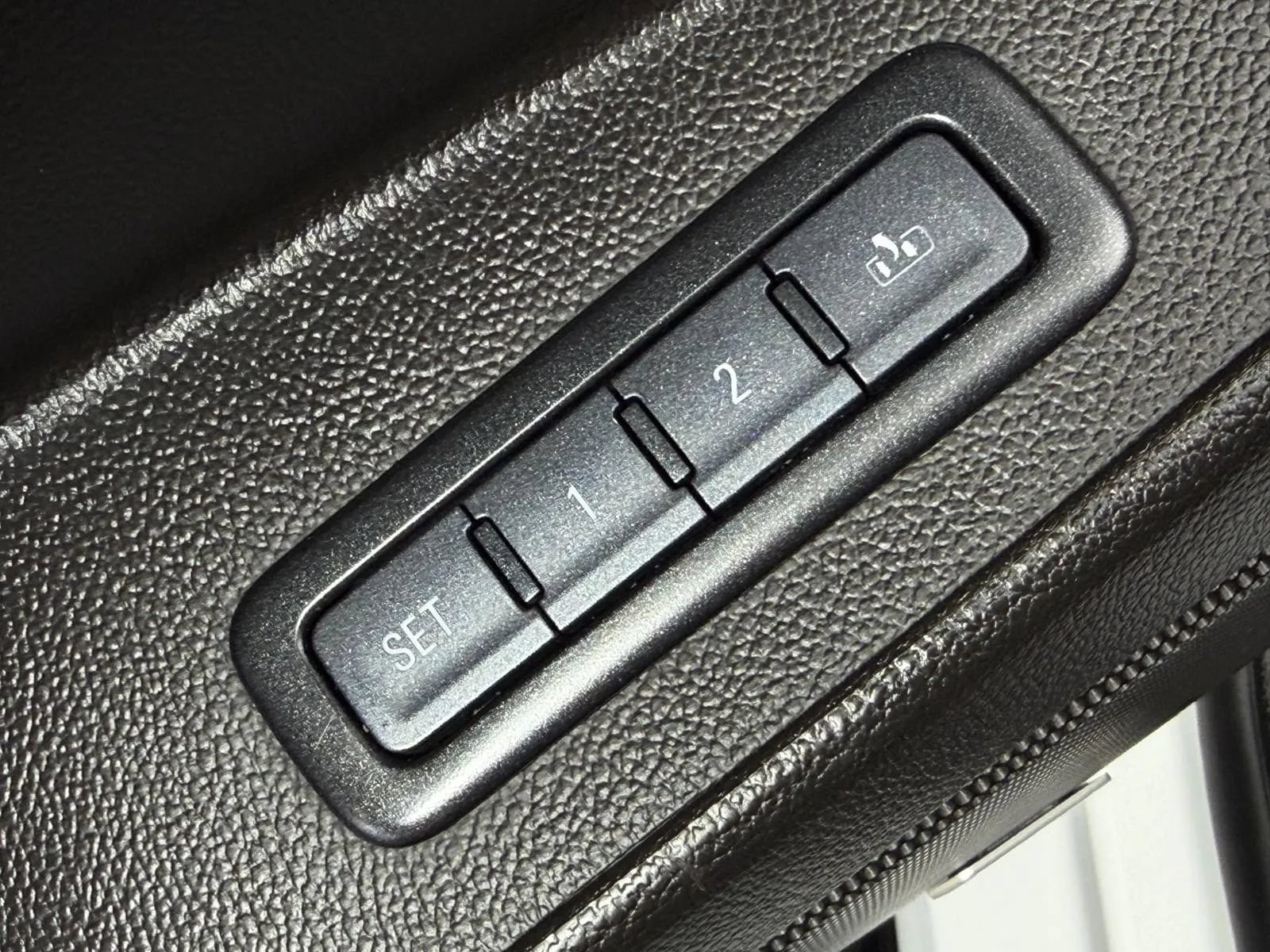 Used 2017 GMC Yukon SLT RWD image 31