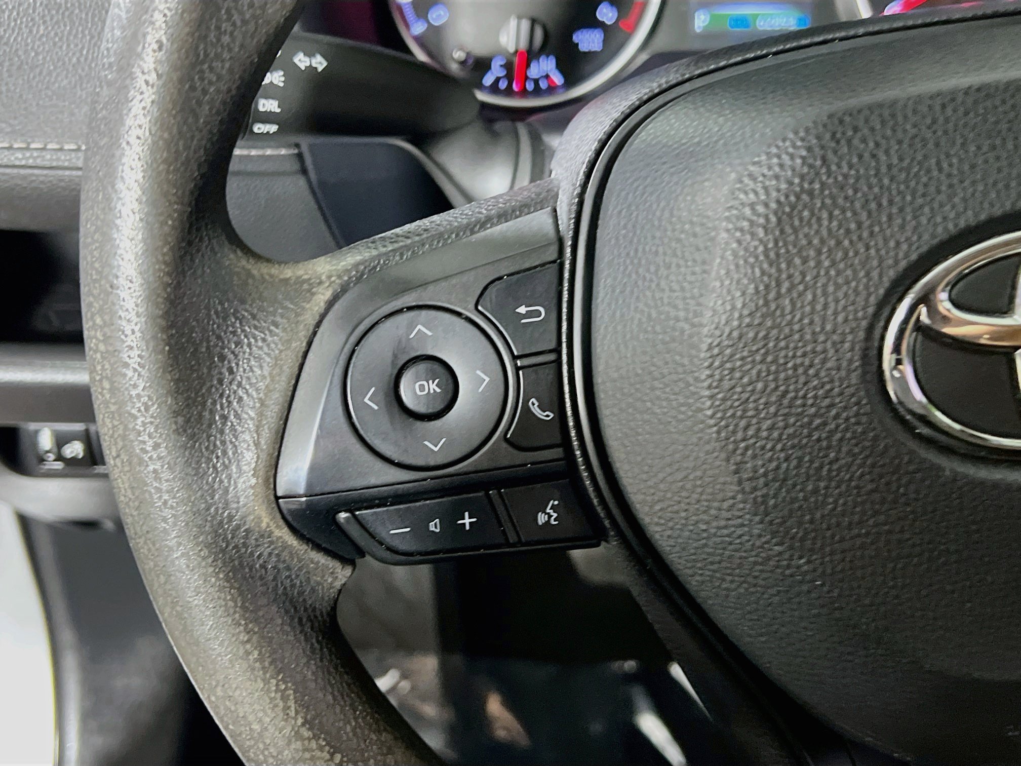 Used 2022 Toyota RAV4 LE FWD image 19