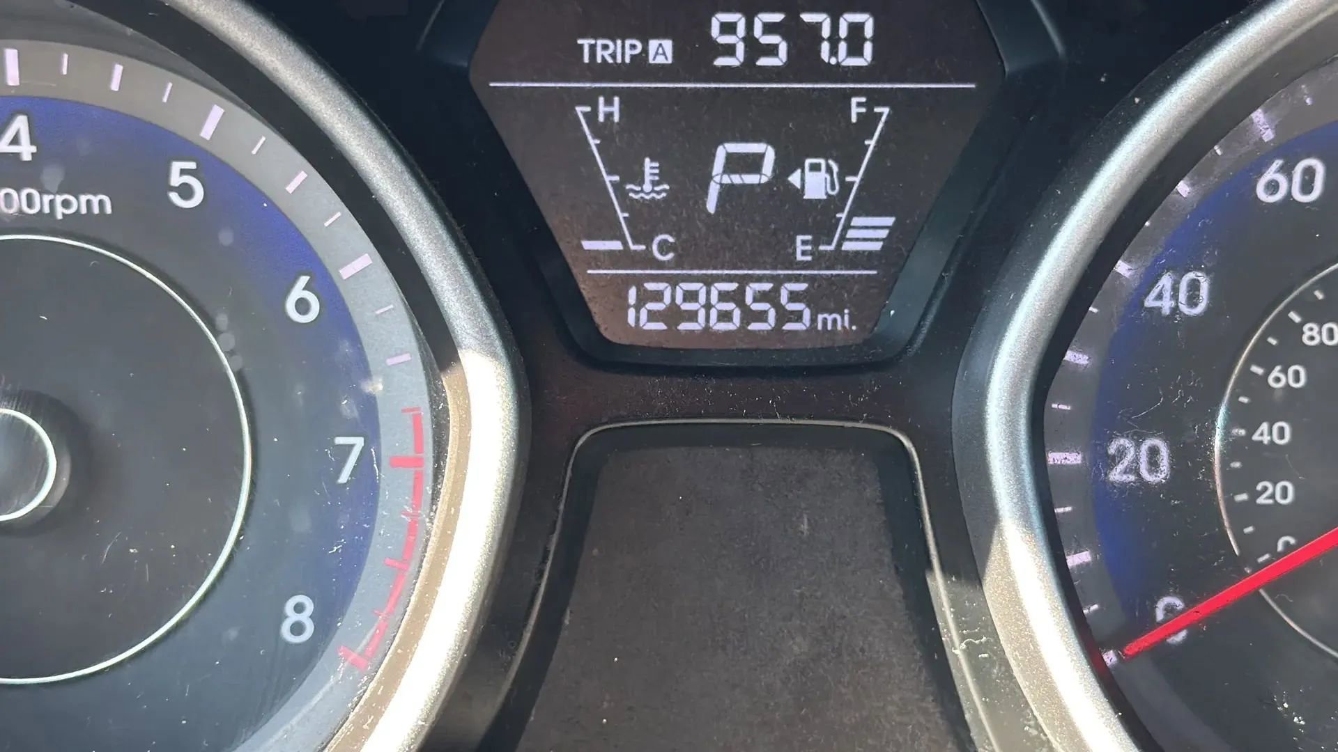 Used 2015 Hyundai Elantra SE FWD image 16