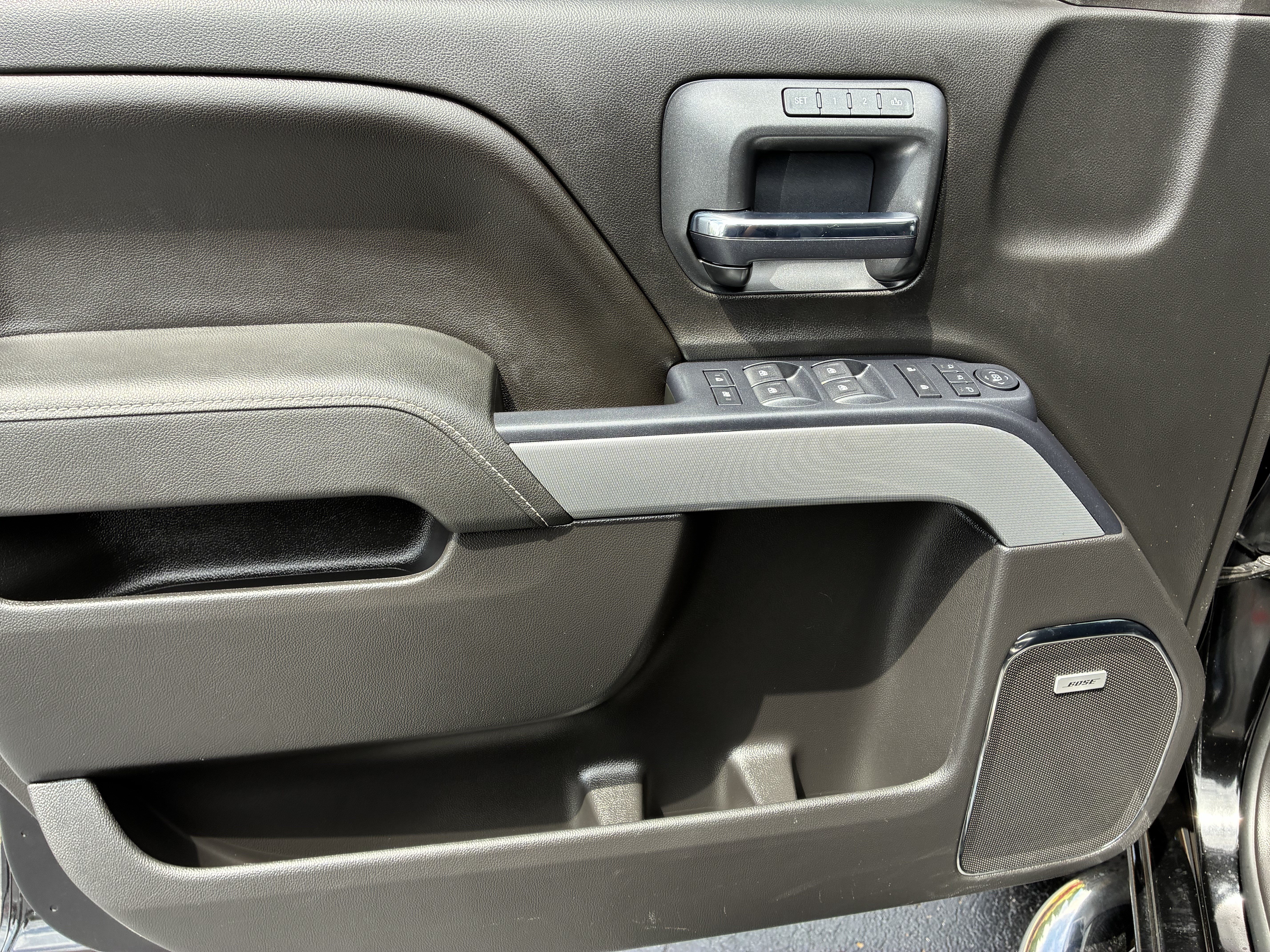 Used 2015 Chevrolet Silverado 2500 LTZ AWD/4WD image 24
