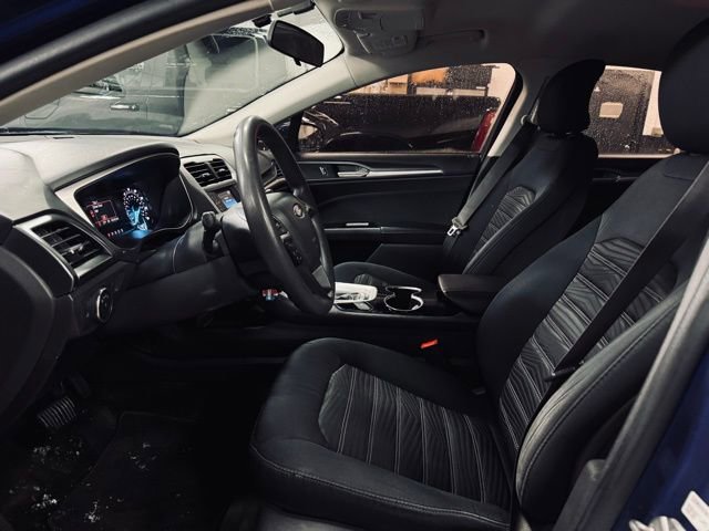 Used 2016 Ford Fusion SE w/ SE Cold Weather Package image 15