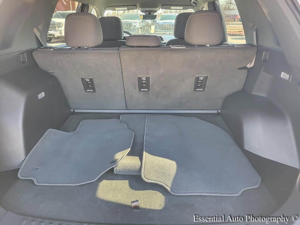 Used 2025 GMC Terrain Elevation w/ Technology Package II image 19