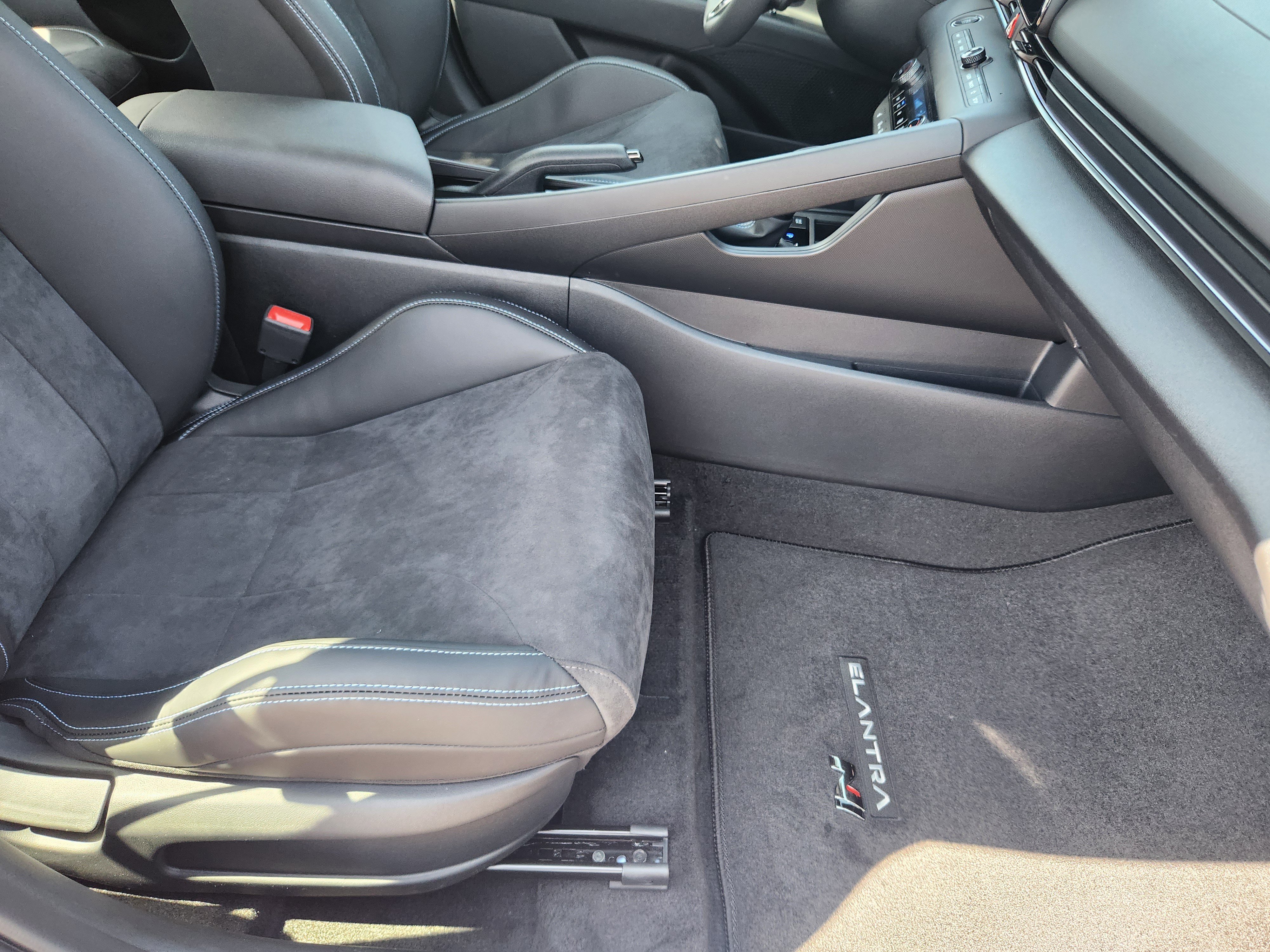 New 2025 Hyundai Elantra N Base image 17