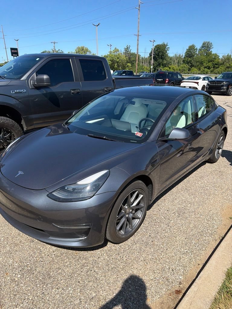 Used 2023 Tesla Model 3 Standard Range RWD image 2